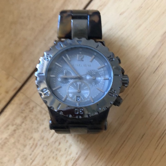 Michael Kors brown tortoise shell watch - Picture 3 of 7